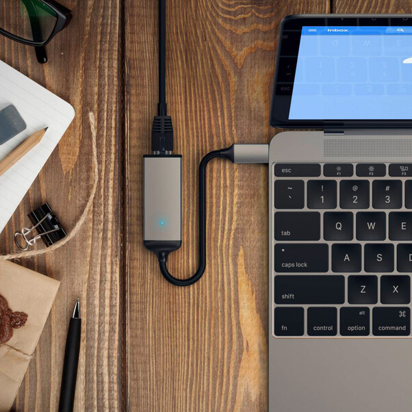 Sie sehen das Produktbild 04 von Satechi Type-C zu Ethernet Adapter, space grau Satechi Type-C zu Ethernet Adapter, space grau