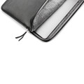 Trunk Leder Sleeve für MacBook Pro 16" (2021), schwarz>