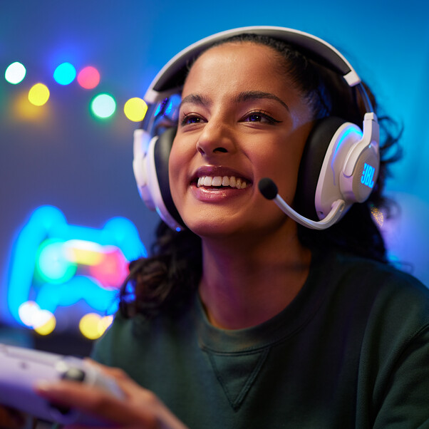 Sie sehen das Produktbild 06 von JBL Quantum 910P weiß/blau JBL Quantum 910P weiß/blau