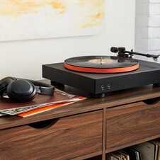 Sie sehen das Produktbild 06 von JBL Spinner BT, Bluetooth-Plattenspieler, schwarz JBL Spinner BT, Bluetooth-Plattenspieler, schwarz