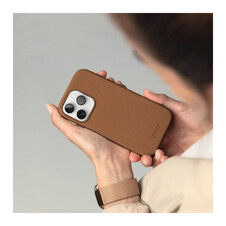 Sie sehen das Produktbild 05 von Vonmählen Kunstleder-Case für iPhone 16 Pro Max, braun Vonmählen Kunstleder-Case für iPhone 16 Pro Max, braun