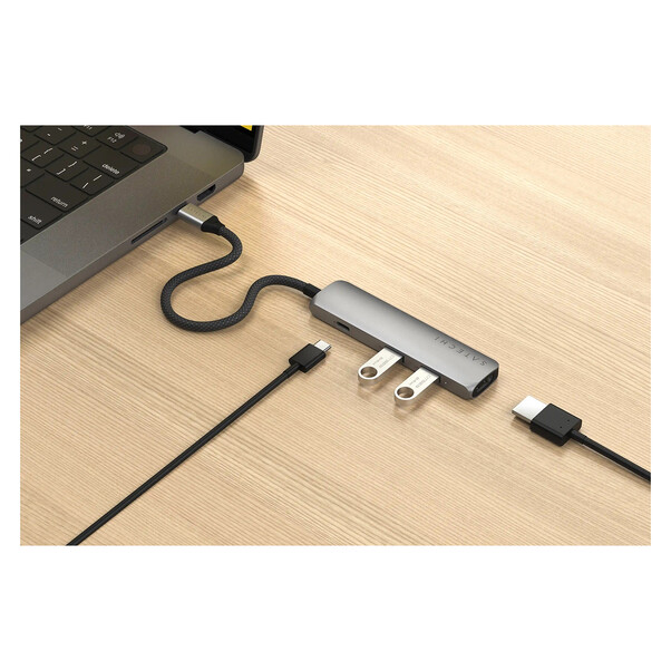 Sie sehen das Produktbild 04 von Satechi USB-C 4-in-1 Slim Multiport Adapter 4K, space grau Satechi USB-C 4-in-1 Slim Multiport Adapter 4K, space grau