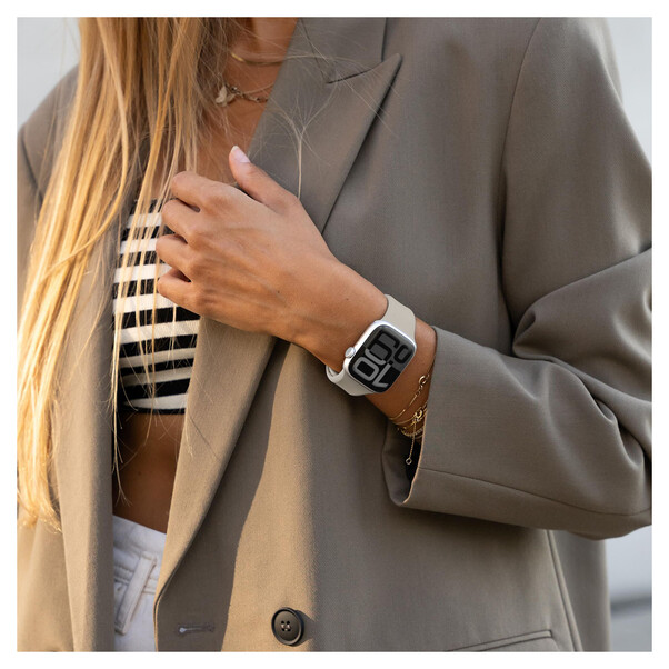 Sie sehen das Produktbild 04 von Vonmählen Classic 2 Silikonarmband für Apple Watch (42 / 44 / 45 / 49 mm), beige Vonmählen Classic 2 Silikonarmband für Apple Watch (42 / 44 / 45 / 49 mm), beige