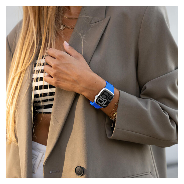 Sie sehen das Produktbild 04 von Vonmählen Classic 2 Silikonarmband für Apple Watch (42 / 44 / 45 / 49 mm), blau Vonmählen Classic 2 Silikonarmband für Apple Watch (42 / 44 / 45 / 49 mm), blau