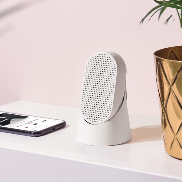 Sie sehen das Produktbild 04 von Lexon Mino T tragbarer Lautsprecher mit Karabiner, weiss Lexon Mino T tragbarer Lautsprecher mit Karabiner, weiss