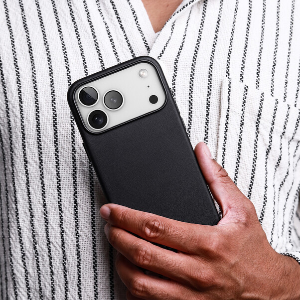 Sie sehen das Produktbild 04 von Vonmählen Kunstleder-Case für iPhone 17 Pro, schwarz Vonmählen Kunstleder-Case für iPhone 17 Pro, schwarz