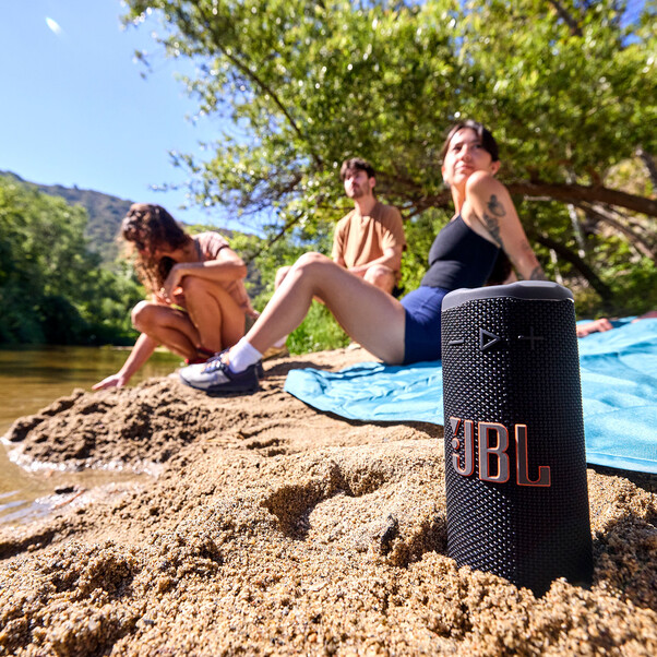 JBL Grip, kompakter Bluetooth-Lautsprecher, schwarz
