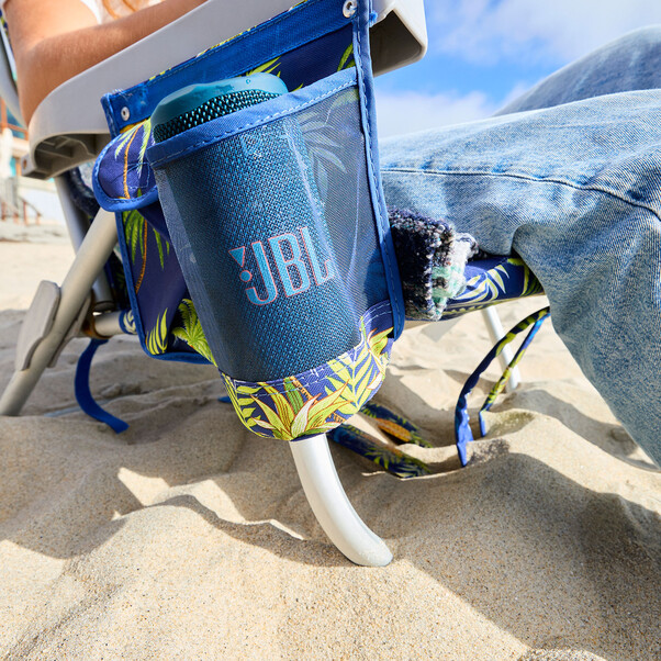 Sie sehen das Produktbild 06 von JBL Grip, kompakter Bluetooth-Lautsprecher, blau JBL Grip, kompakter Bluetooth-Lautsprecher, blau