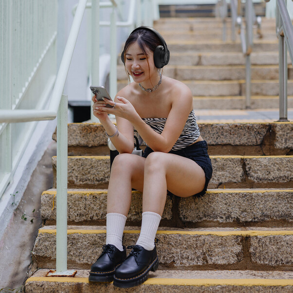 Sie sehen das Produktbild 07 von JBL Tune 730BT, Over-Ear Kopfhörer, schwarz JBL Tune 730BT, Over-Ear Kopfhörer, schwarz