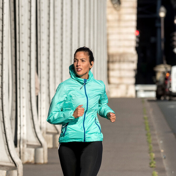 Sie sehen das Produktbild 09 von JBL Endurance Zone, Open-Ear-Sport-Kopfhörer, schwarz-weiss JBL Endurance Zone, Open-Ear-Sport-Kopfhörer, schwarz-weiss